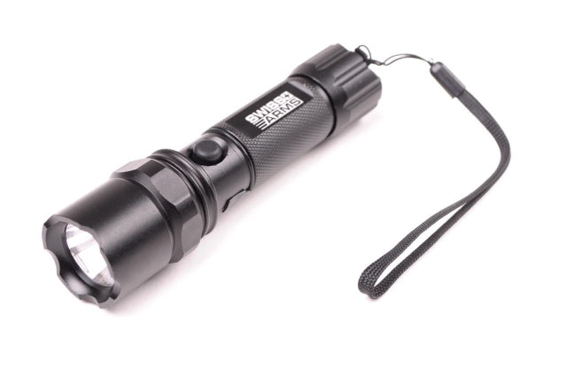 LED Lygte med genopladelig batteri og oplader 1