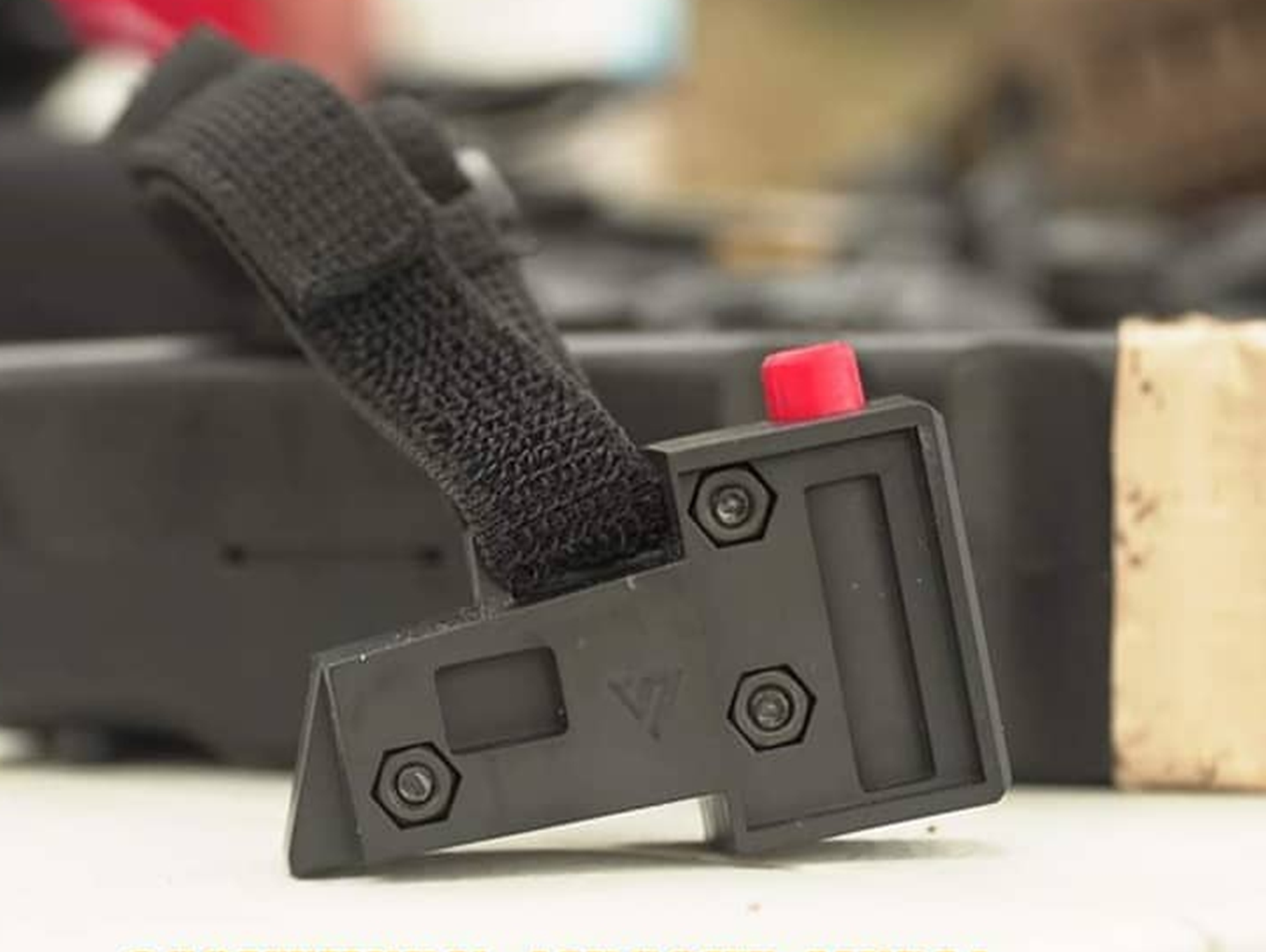 Airtech Studios - Universal Adaptor - Odin M12, sort 5