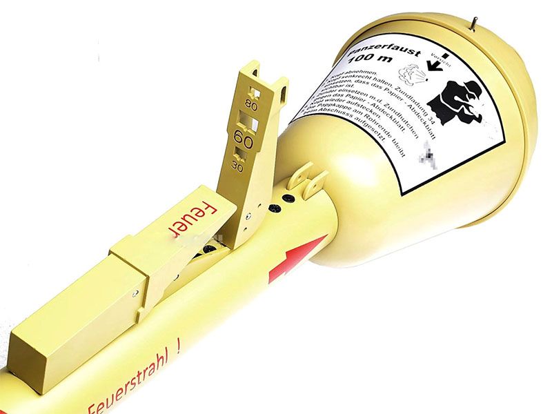Granatkaster, raketstyr Panzerfaust 8